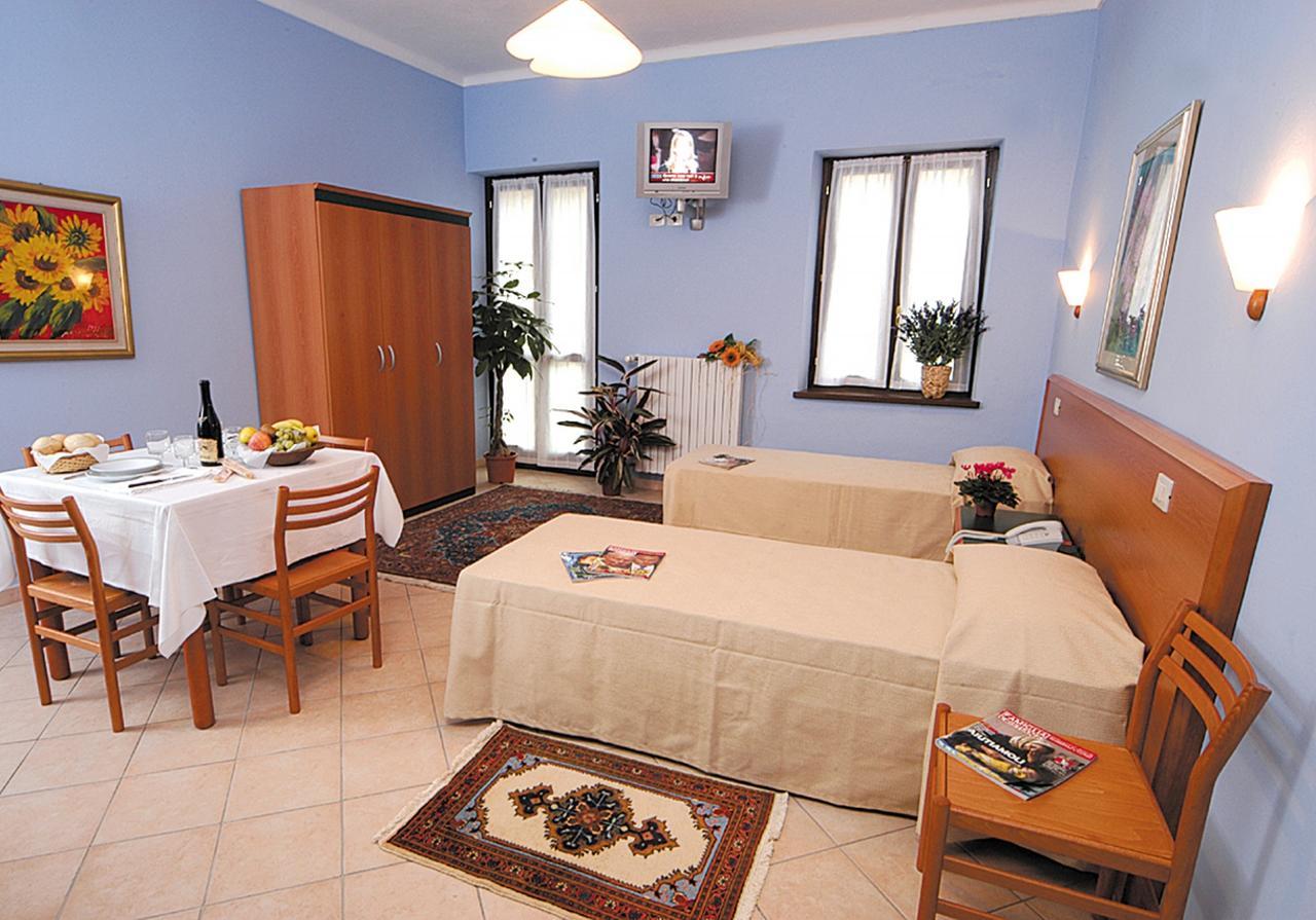 Casa Vacanze Provenzale Torre Pellice Buitenkant foto
